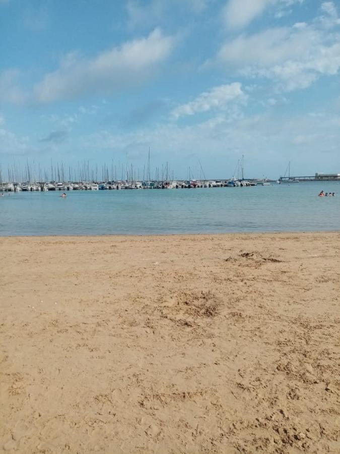 Apartamento Con Buena Vista Apartman Torrevieja Kültér fotó